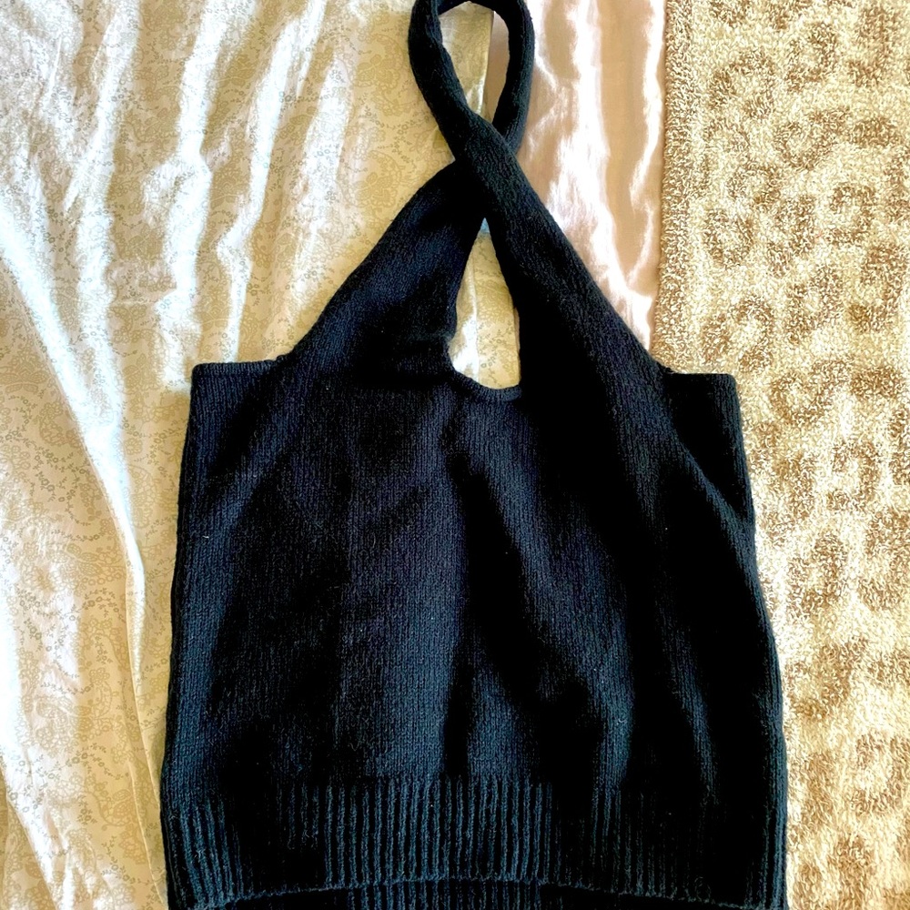 Size 40 French (US10) Musier sweater twist halter top